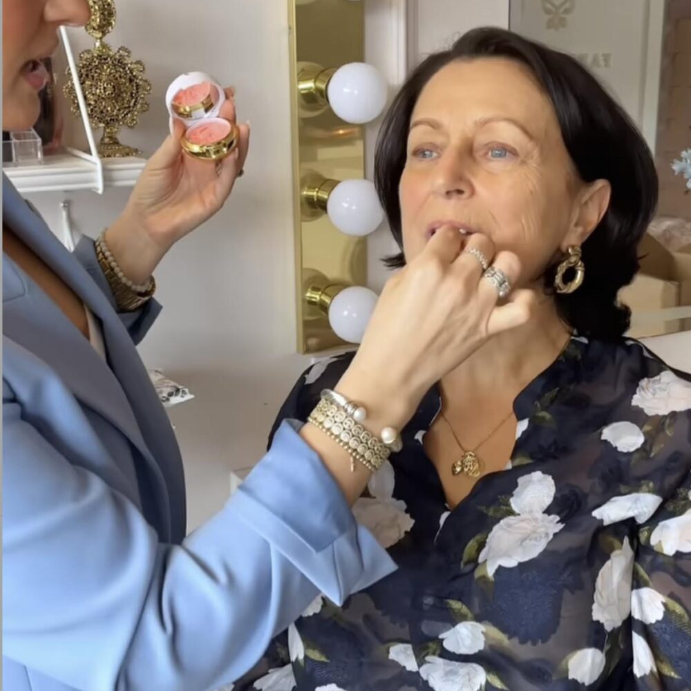 Supermodel Lip Bath | Strawberry Strut | Applying on mature lips
